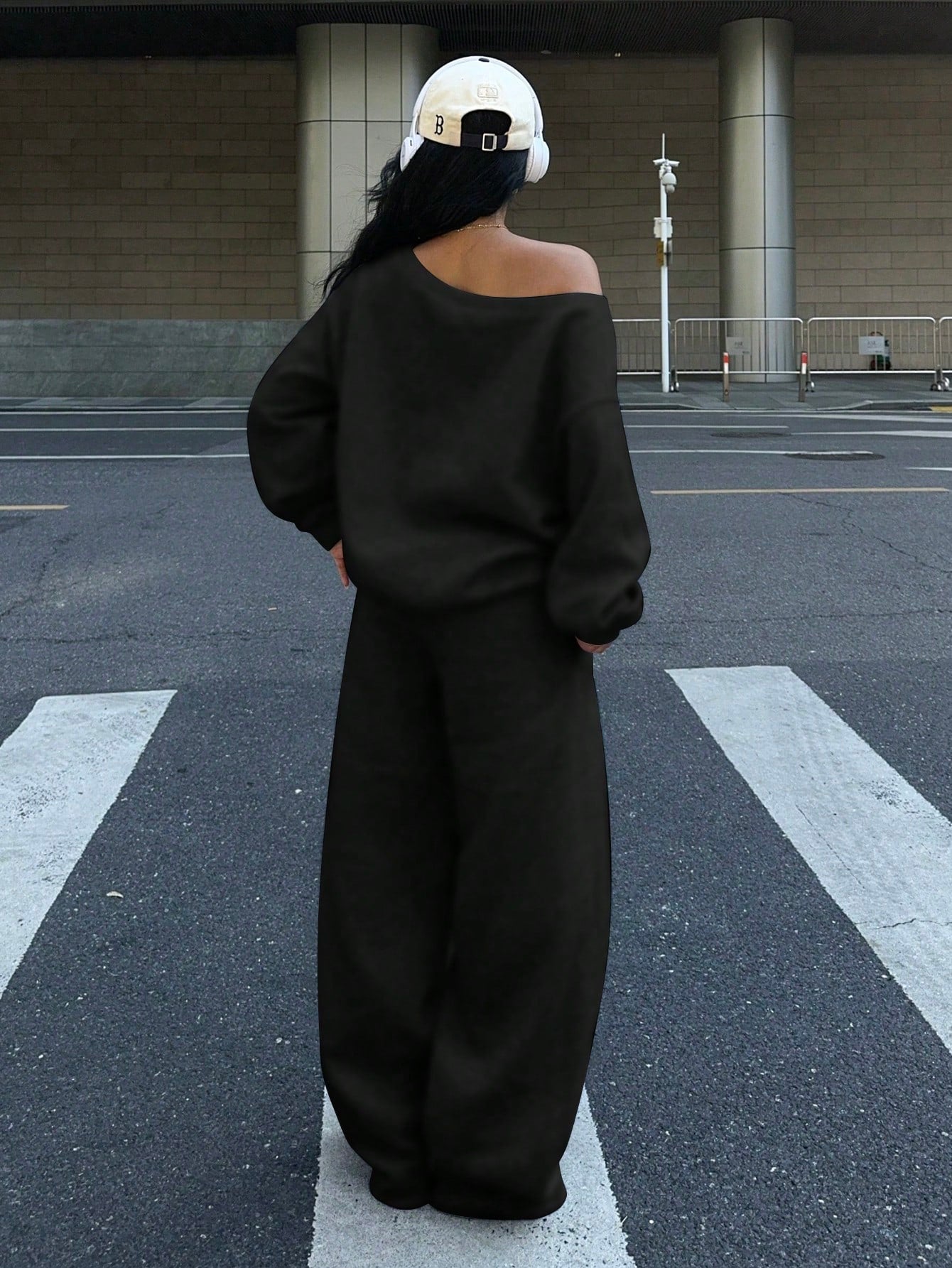 SXV 2pcs Women's Black Wide Neckline Off-Shoulder Loose Casual Sweatshirt And Wide Leg Sweatpants Set