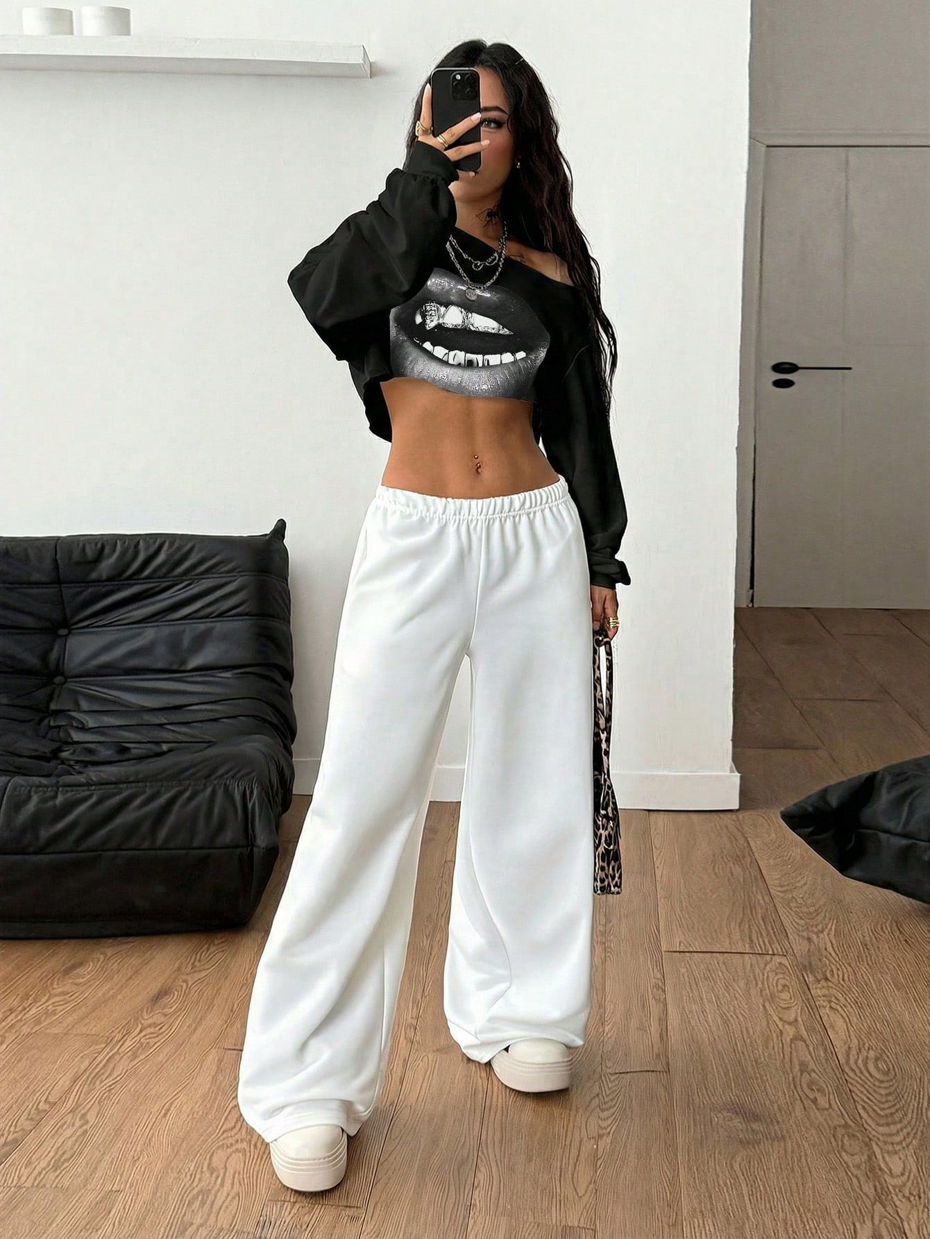 SXV Casual Street Style Black Base Black & Gray Mouth Print Graphic Off-Shoulder Cropped Sweatshirt