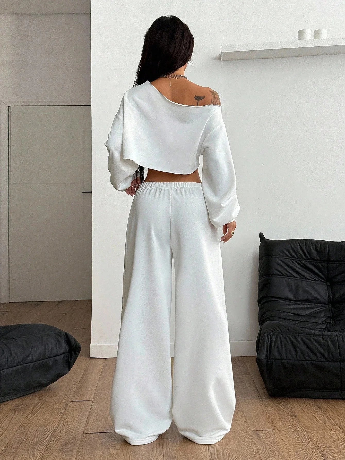SXV Winter Going Out Streetwear Rave Cowgirl Sportswear Casual Music Festival Graphics Cropped Over Size Asymmetrical Neck Off Shoulder White Long Sleeve T-Shirt