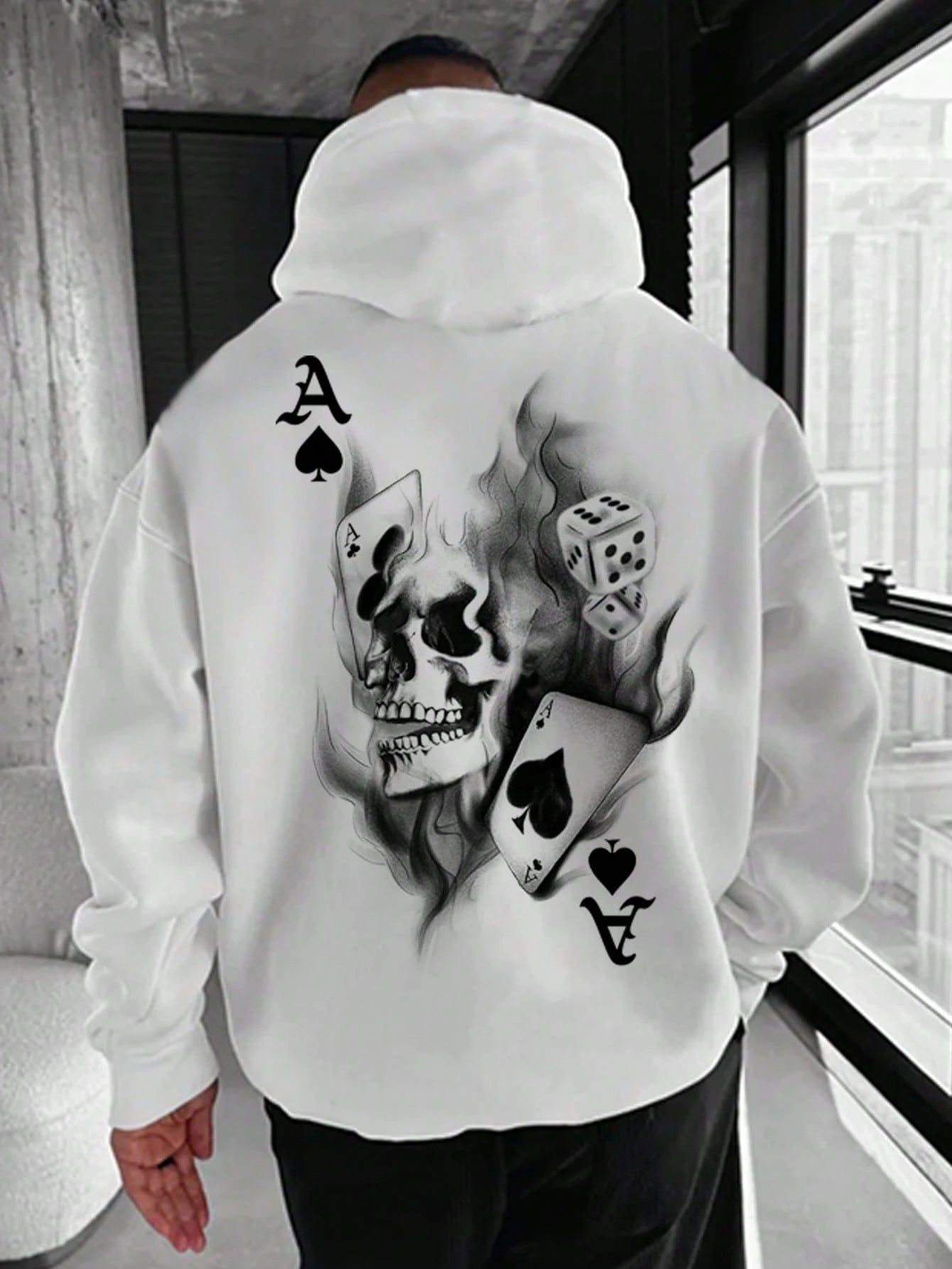 SXV Men Playing Card & Skull Print Drop Shoulder Hoodie