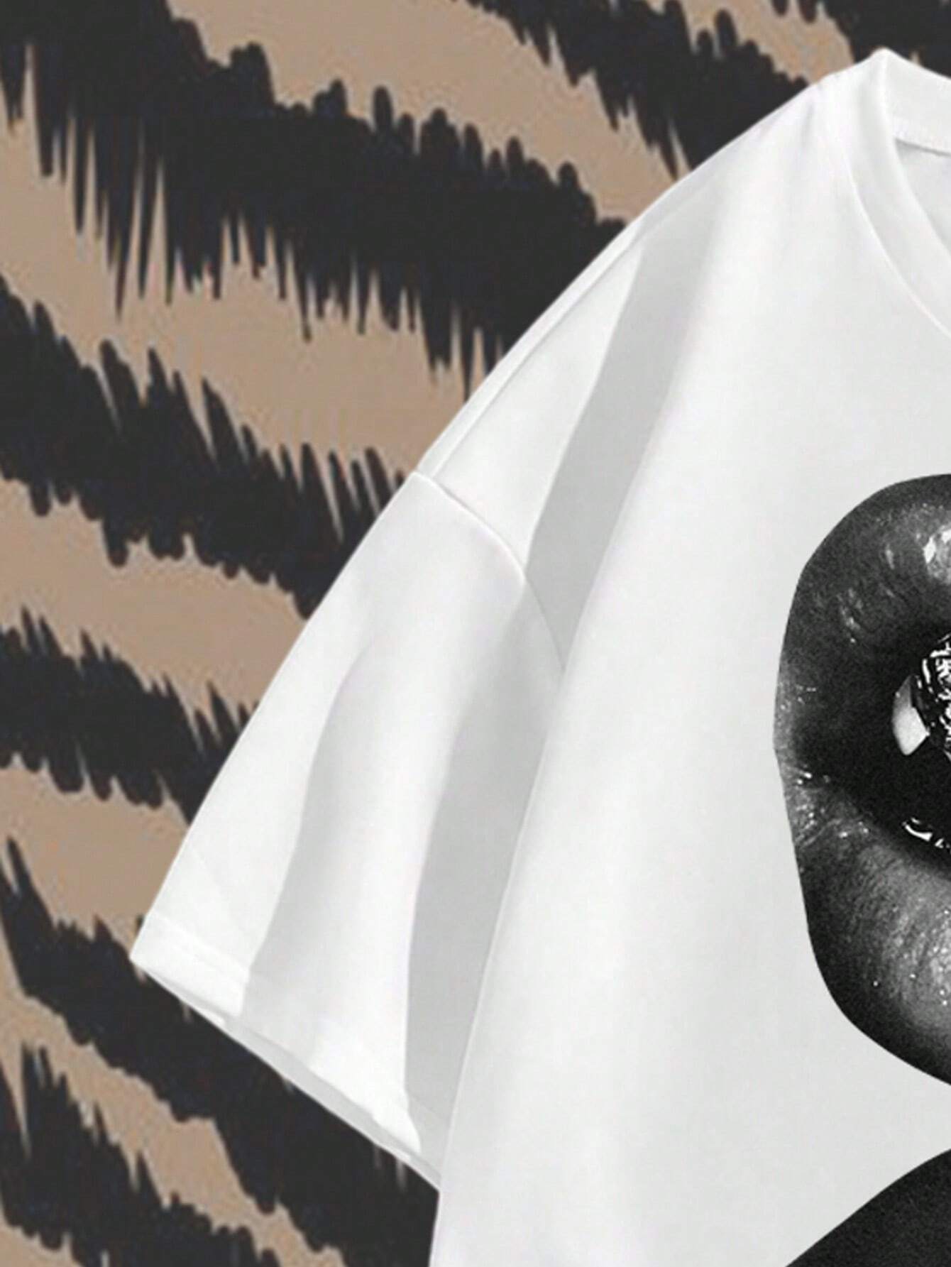 SXV Street Style Tee Short Sleeve Top With Black And White Mouth Pattern, Suitable For Summer