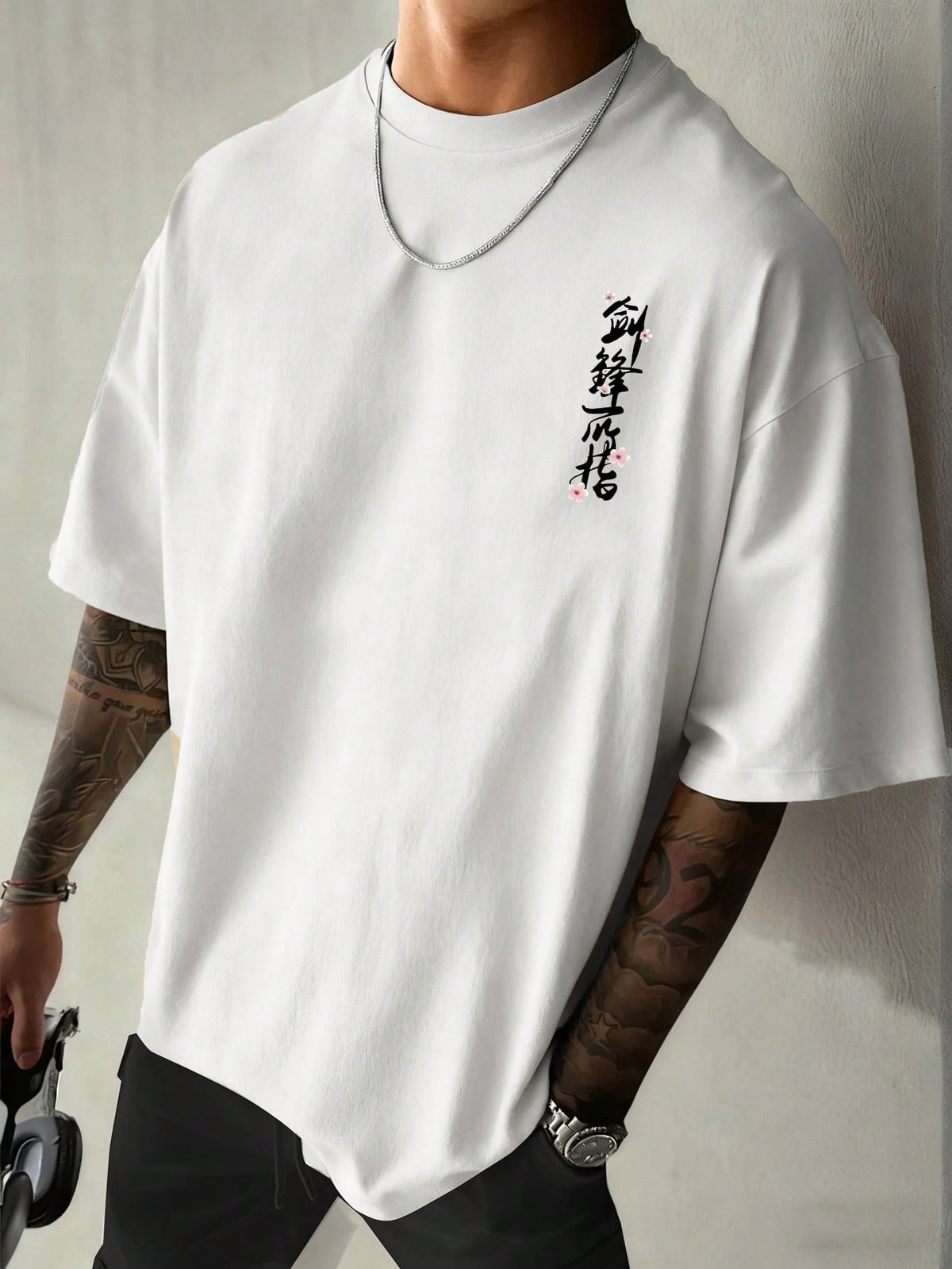 SXV Japanese Cyberpunk Illustration Print Black Crew Neck Short Sleeve T-Shirt